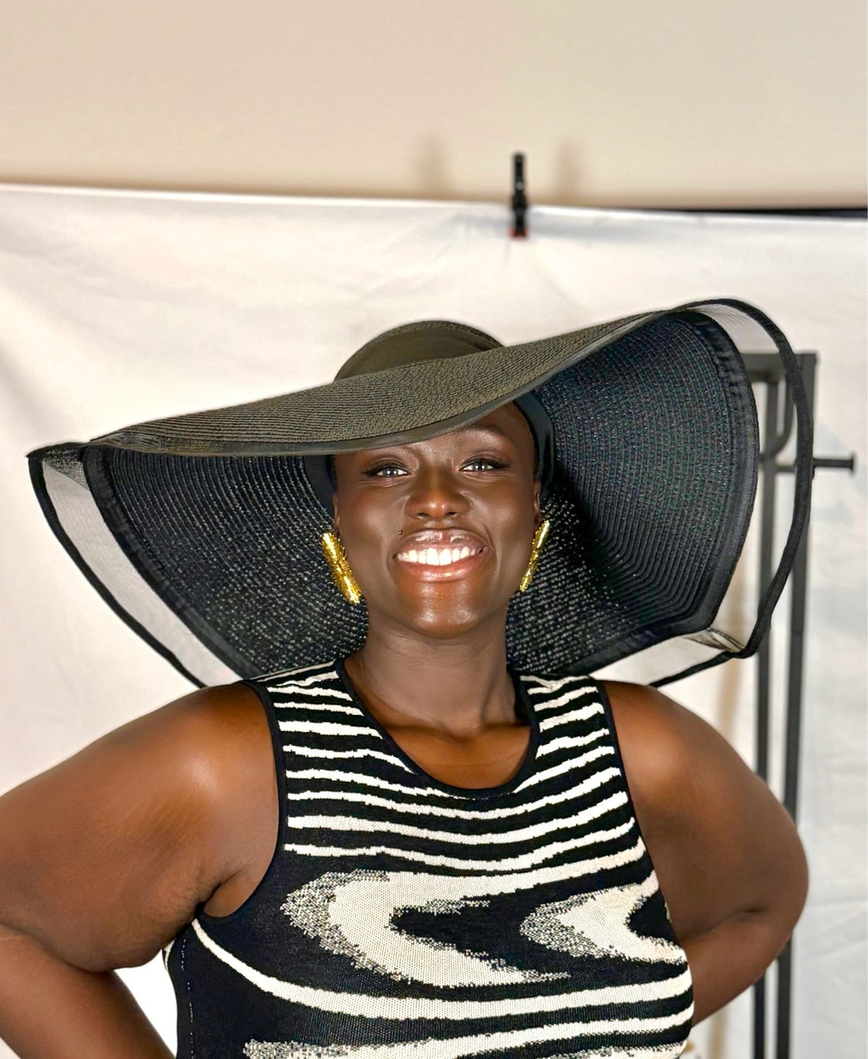 SHE&#39;s Covered in Satin : Mesh Ends &amp; Oversized Brims (L-3X Heads)