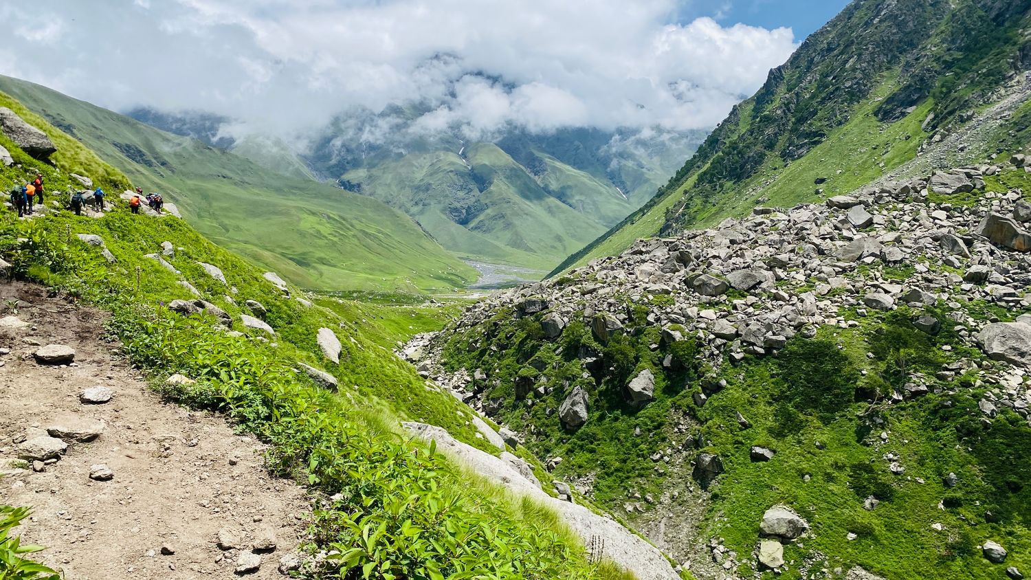 Pin Bhaba Pass Trek  2 Worlds 1 Trek