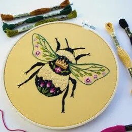 Bugbroidery Kit - Bee