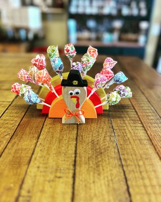Kids Turkey Lollipop Center Piece 11/20/25