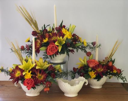 Holiday Cheer: Floral Design in a Gravy Boat/ Soup Tureen