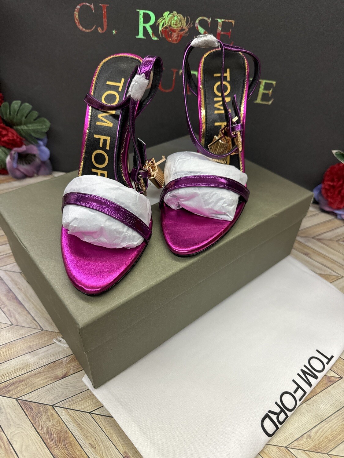 A1 quality-  metallic pink 😍 size 38