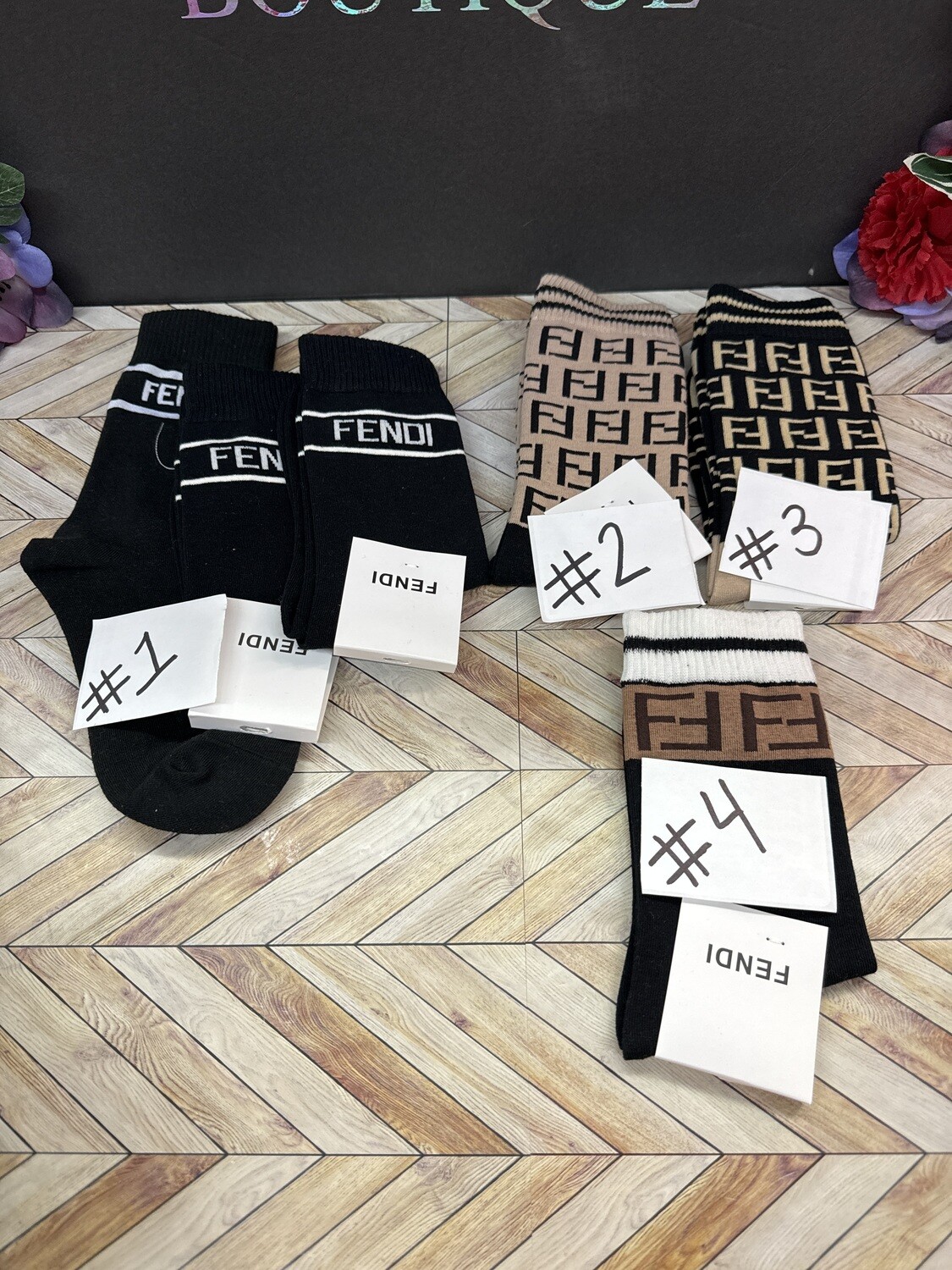 Unisex mid-rise socks. Max size men 10