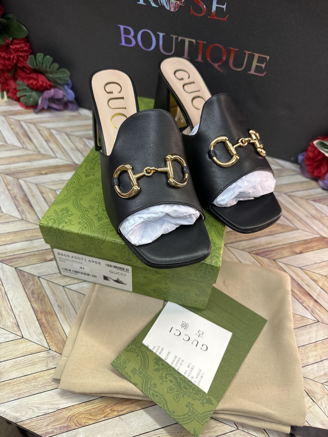 A1 quality. Size 41 😍 can fit wide foot