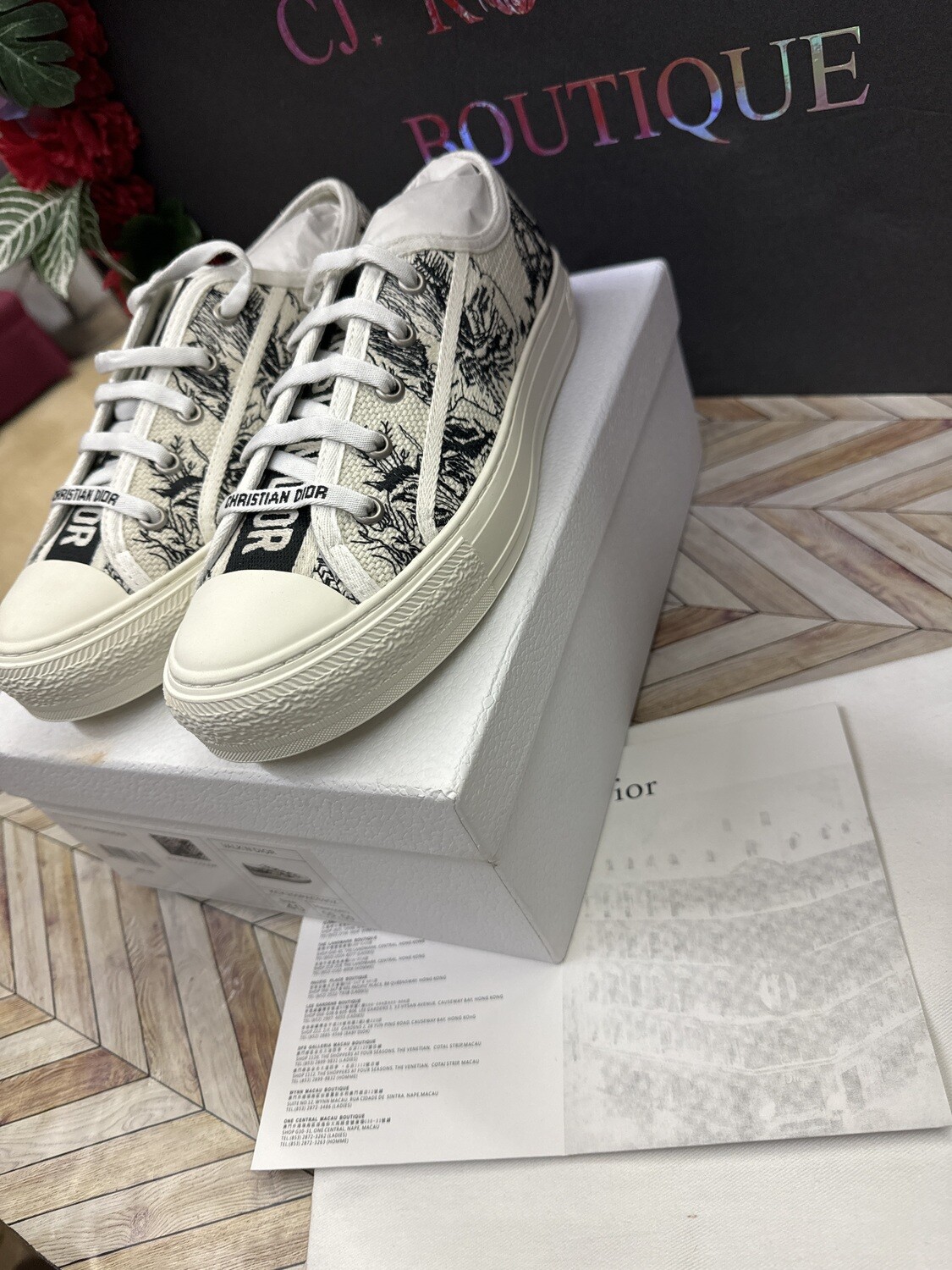 A1 quality. Size 40 or woman 8.5