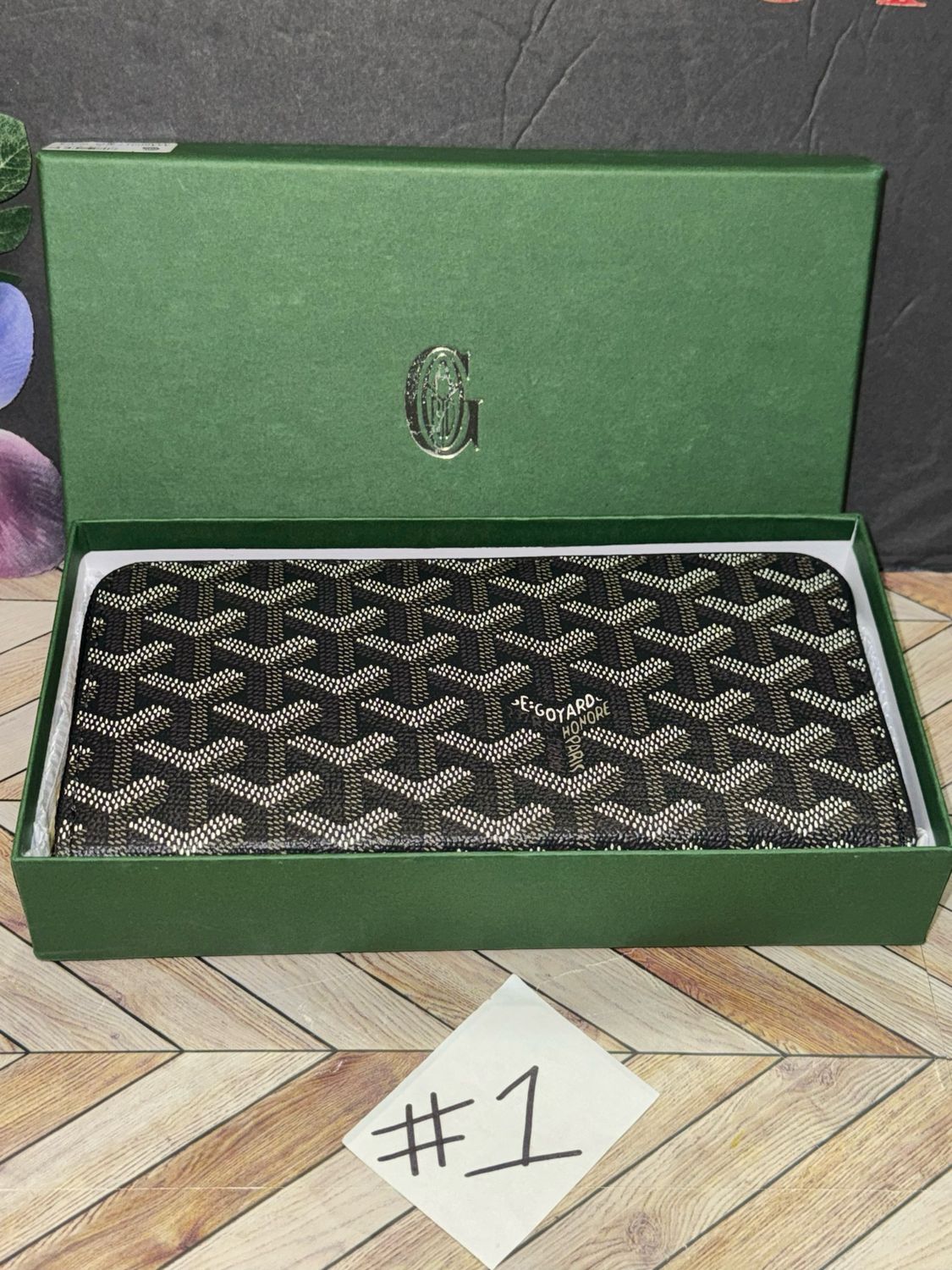Hq Quality Full Size Woman Wallet/box