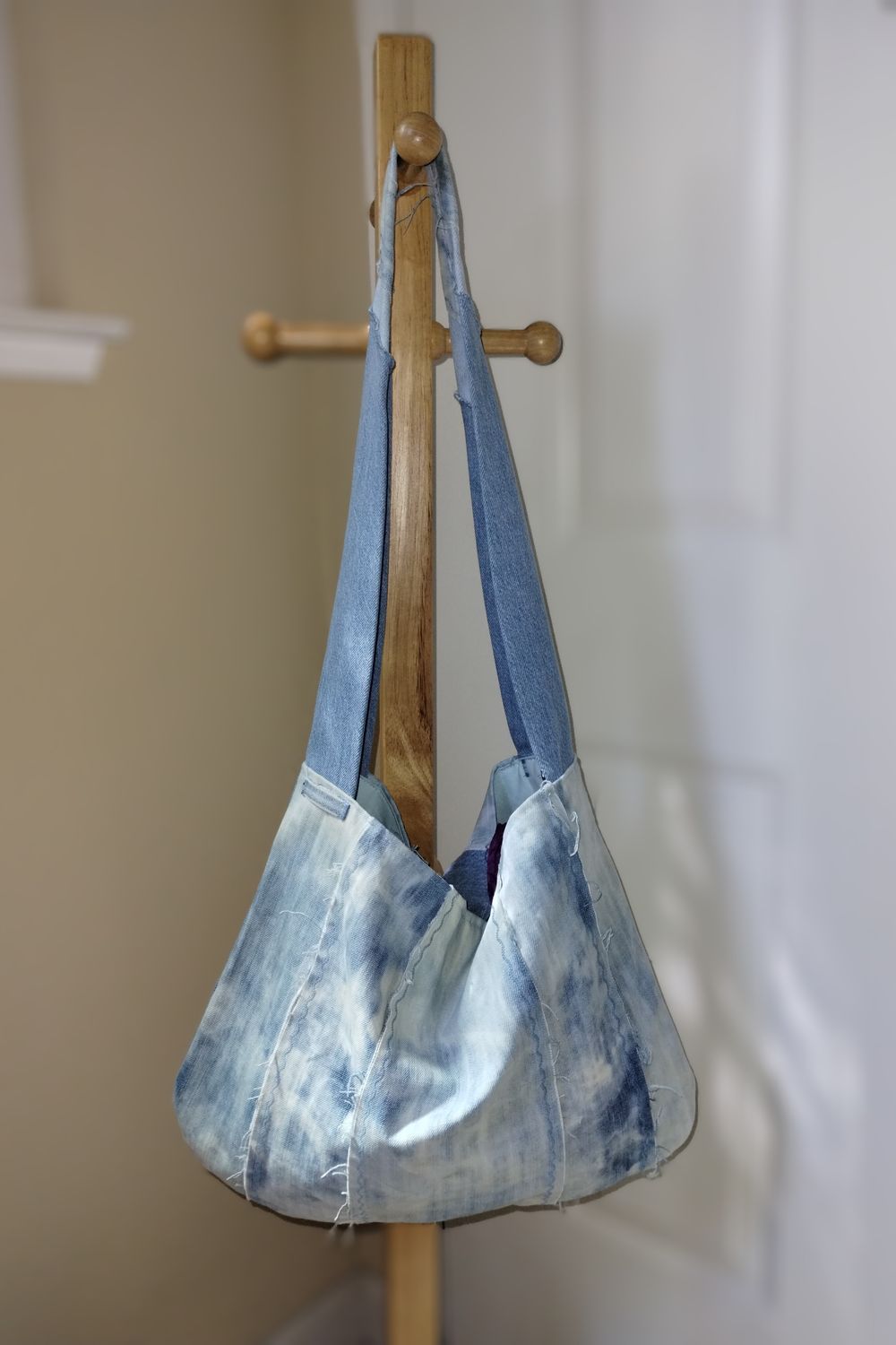 Sophia III - Hobo Tote (frayed)