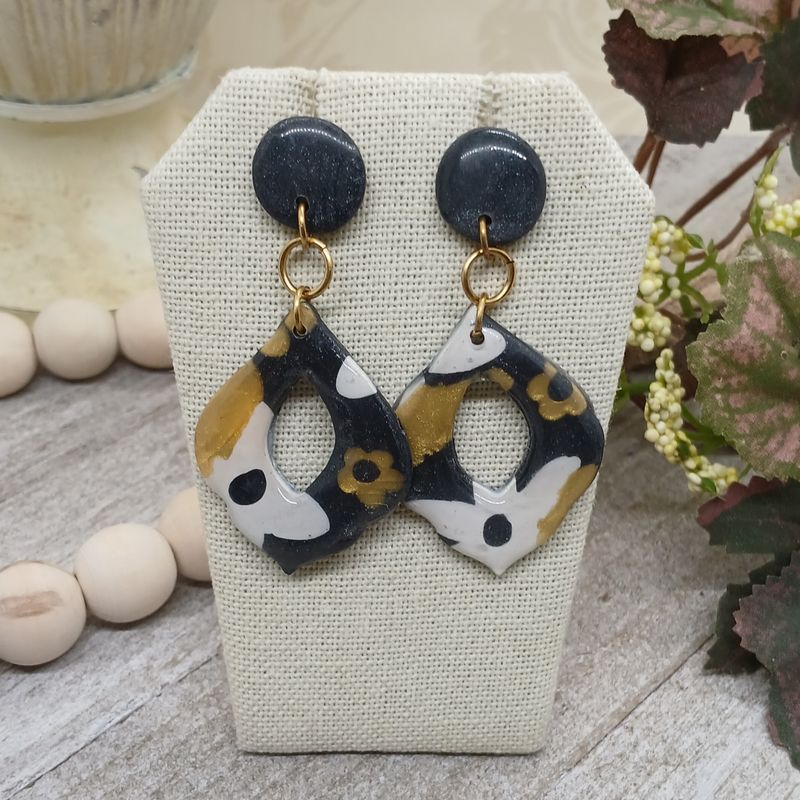 *Greta* Garden Noir Earrings