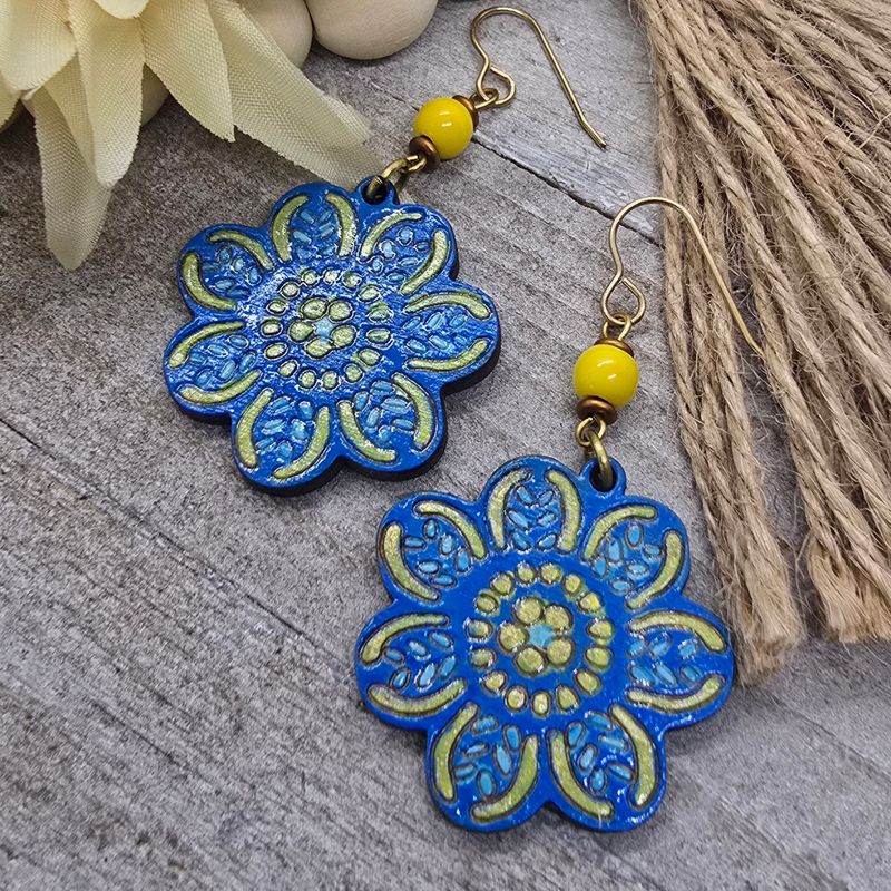 *Lindy* Blue Belle Earrings
