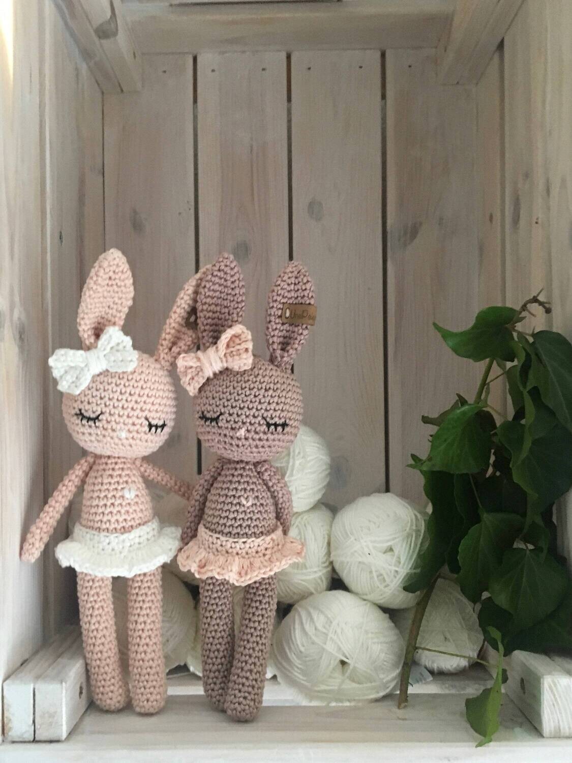 petit lapin MAIA avec tutu