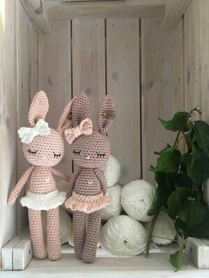petit lapin MAIA avec tutu