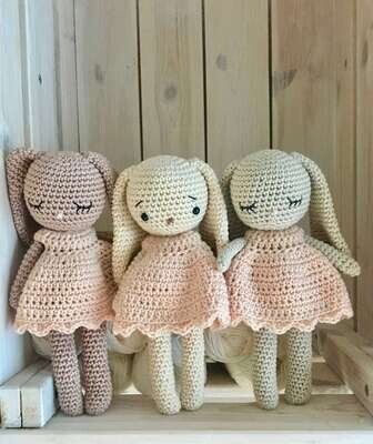 Lapin BABS aux longues oreilles et sa robe