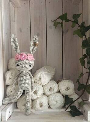 lapin SUNNY au crochet, avec un bandeau de fleurs