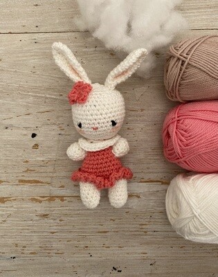 crochet KIT LOLA le petit lapin