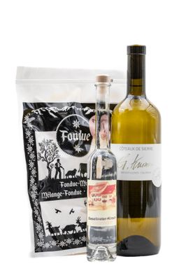 Geschenkbox mit  1 Fl. Coteaux de Sierre AOC VS, Gregor Kuonen 2023,                                  1 Fondue Mischung fixfertig mit Prosecco für 2 Personen,   1 kl. Flasche Baselbieterkirsch