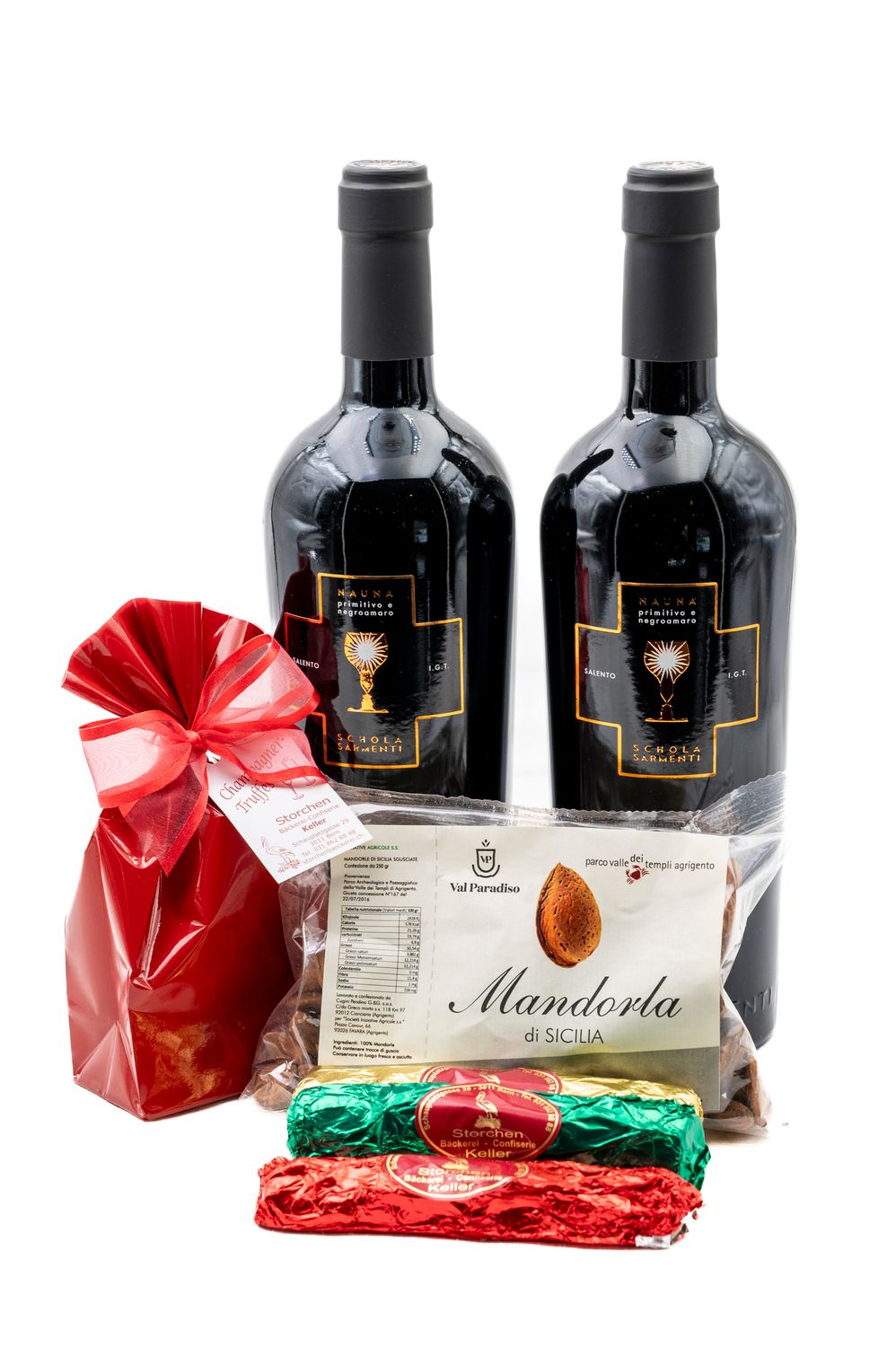 Geschenkbox mit 2 Fl. Nauna Salento IGT, Schola Sarmenti 2020, 1 Pack Mandorla di Sicilia 250 gr, 3 Branchli, 1 Champagner-Truffes 100gr,