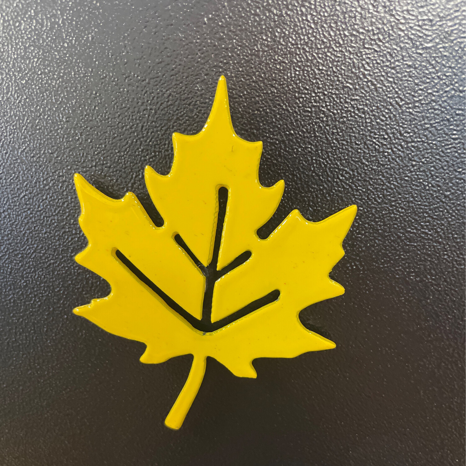 3&quot; Maple leaf w/Magnet (yellow)