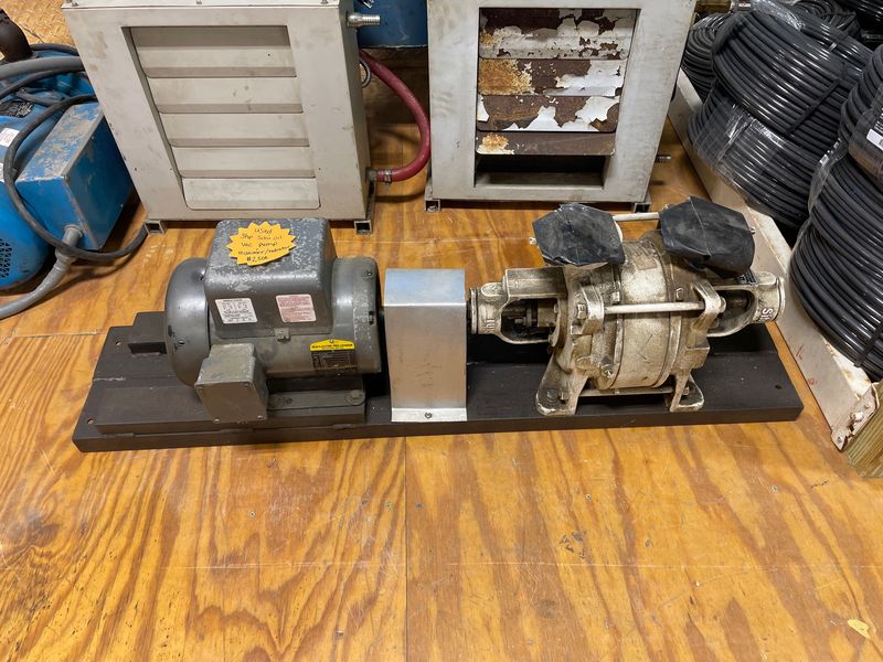 Used 3hp Sihi Oil Cooled Vacuum Pump w/reclaimer
