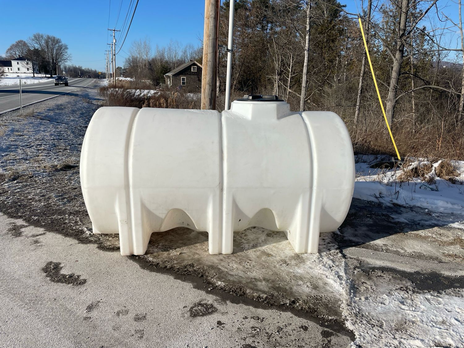Used 725g Horizontal Poly Leg Truck Tank