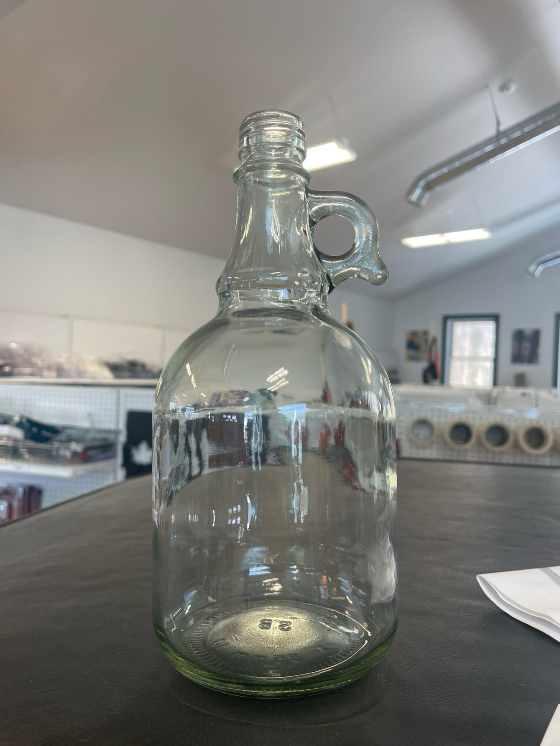 Liter Gallone Glass Jug w/handle (6/cs)