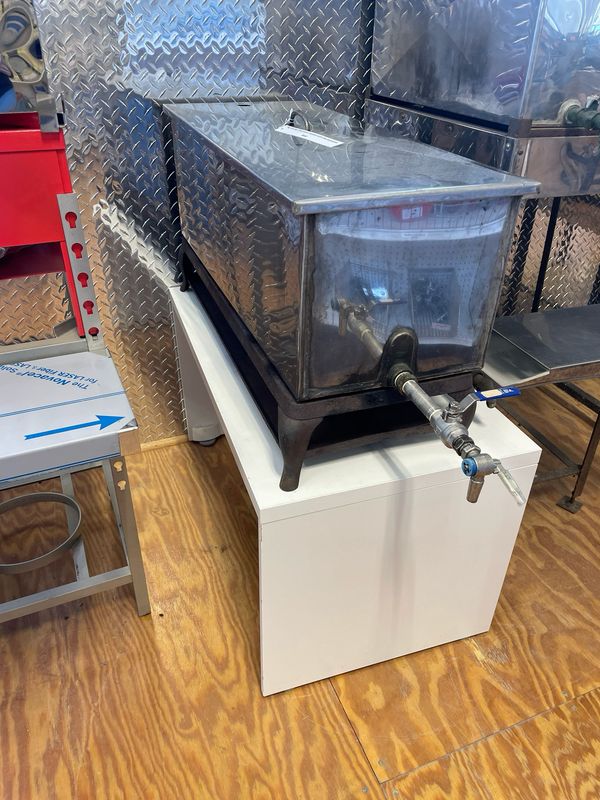 Used 15g Canner with 3 burners therm/cover