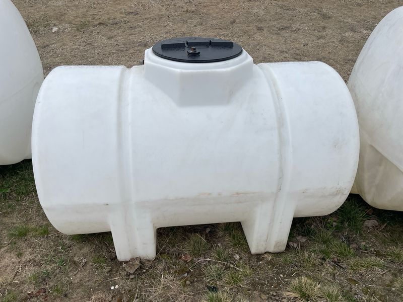 Used 325g Horizontal Poly Truck Tank