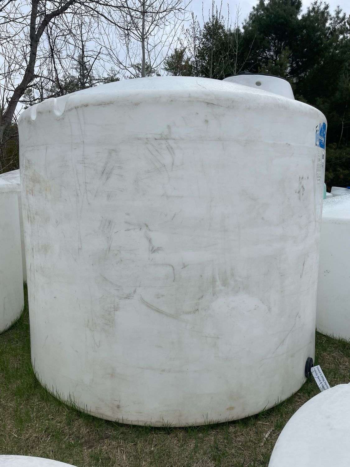 Used 2,000 Vertical Poly Tank