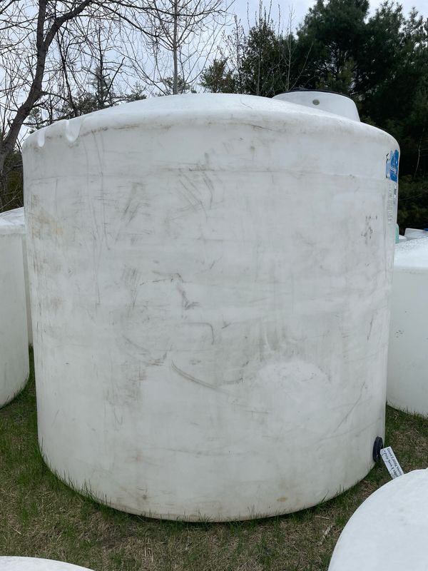 Used 2,000 Vertical Poly Tank