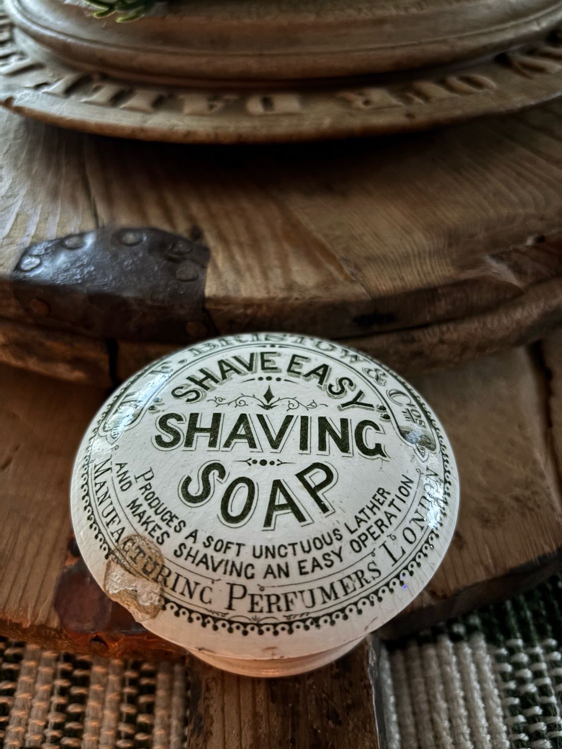 English Chemist Pot/Lid