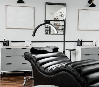 LashGal luxe chair