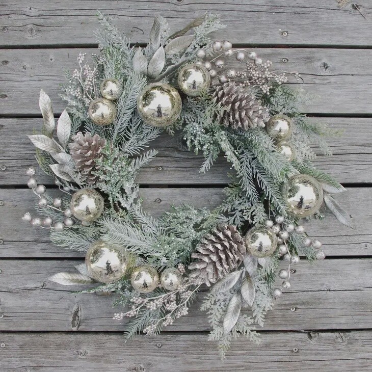 Christmas Pine Wreath 24&quot; with Silver Ornaments