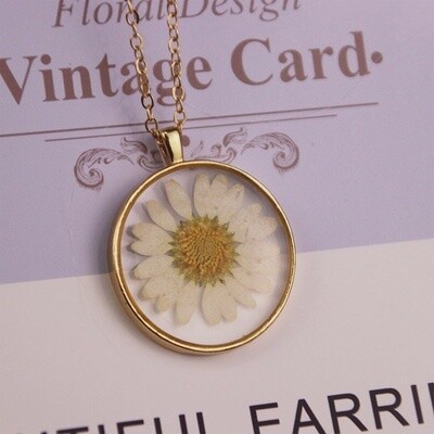 White Daisy Resin Dried Flower Necklace