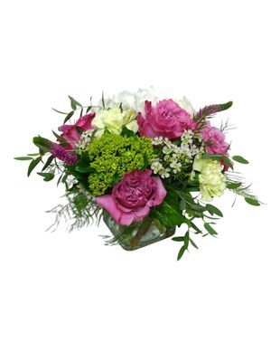 Rosalie flower arrangement with hydrangeas, roses, veronica and greenery in glass cube