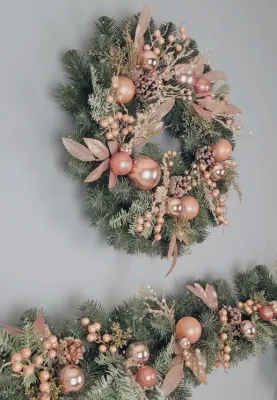 Elegant Australian Pine Christmas Wreath with Ornaments 24"