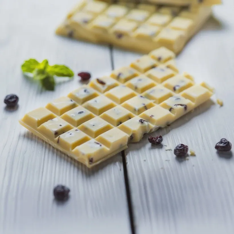 White Chocolate Bar with Dried Cranberries
