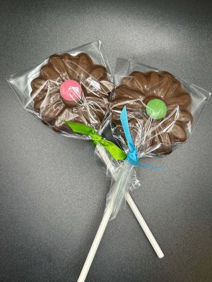 Milk Chocolate Daisy Lolipop