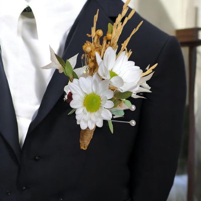 Dried Flowers and Lavender with fresh Daisies Boutonniere