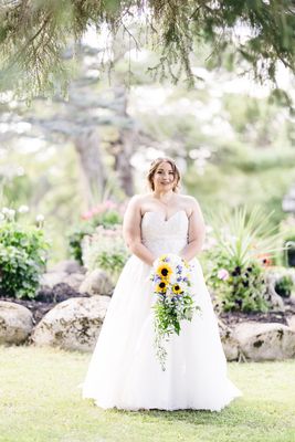Leah 's Wild Flowers Wedding Bouquet