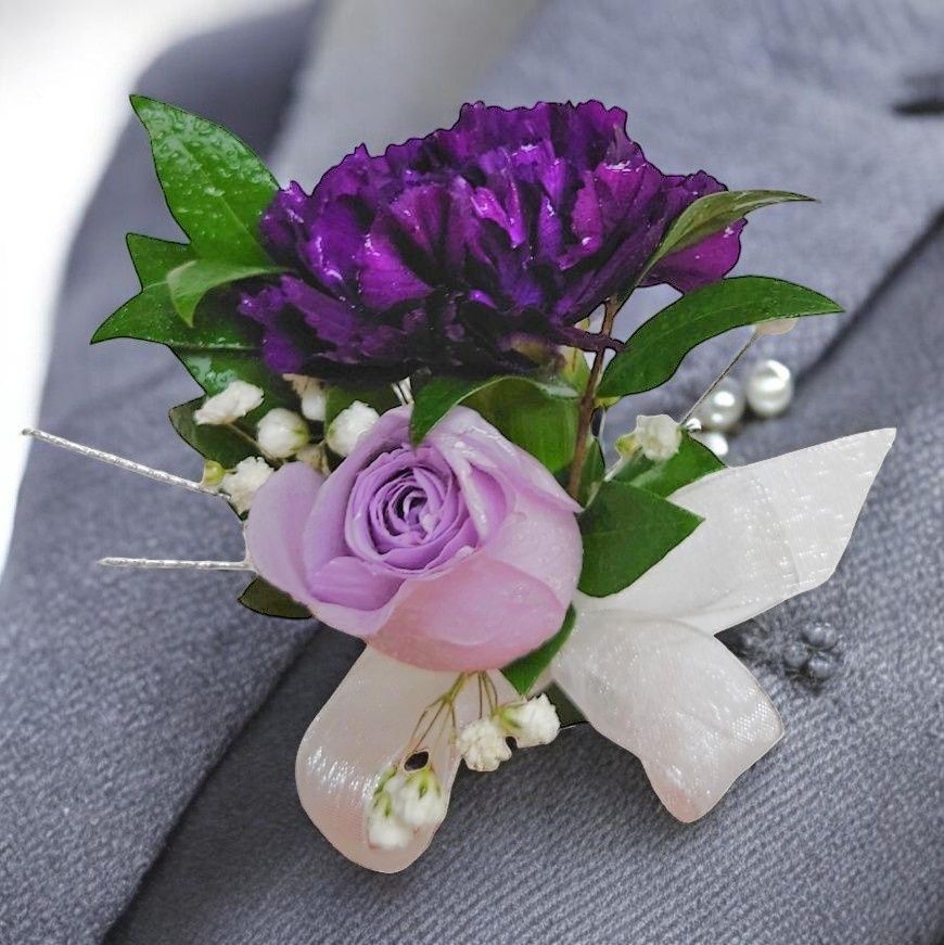 Royal Bliss Boutonniere
