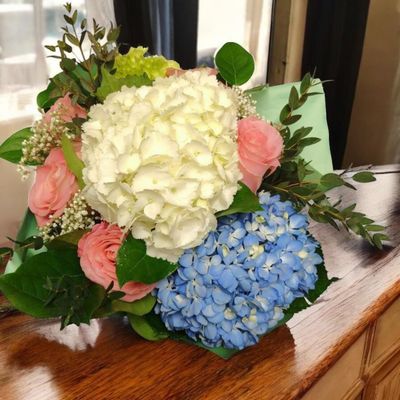 Hydrangea Roses Bouquet