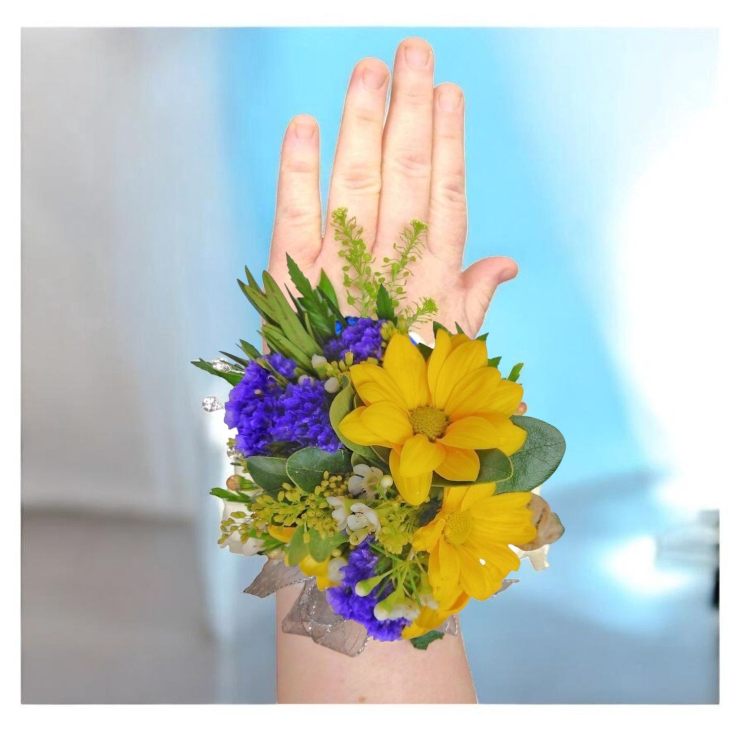 Wild Daisies Corsage