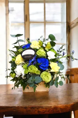 In Memory of Mom/Dad  Flower Box