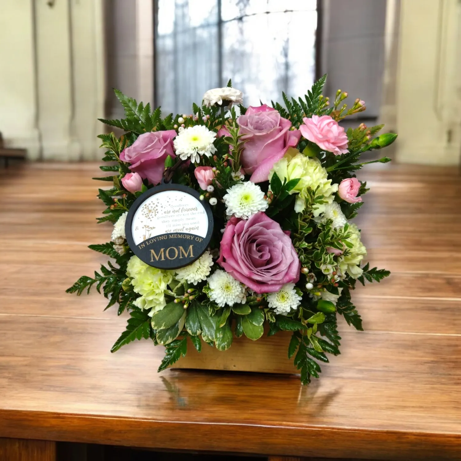 In Memory of Mom/Dad  Flower Box, Size: Memory of Mom