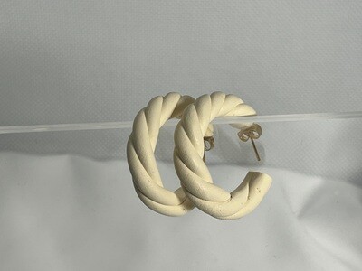 Twisted Hoop Ivory SM 1 1/2 inch