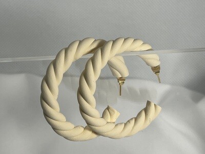 Twisted Hoop Ivory LG 1 3/4 inch