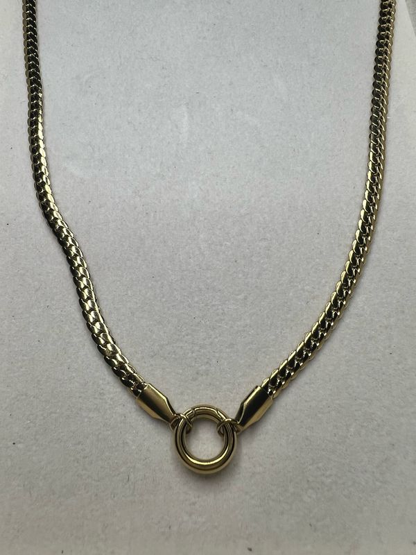 Curb chain