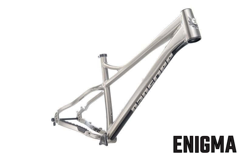 大人気定番商品 North Vancouver Shop Bike ベッドフレーム