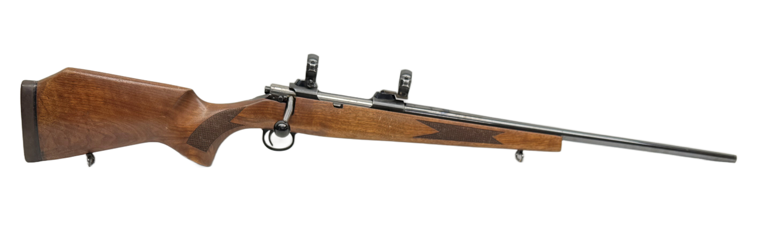 UG-20939 USED Varberger 717 30-06 Sprg 22 UG-20939 USED Varberger 717 30-06 Sprg 22" Barrel Oversized Bolt Handle Bolt-Action Rifle w/ Scope Rings Few scrathes in Wood Stock