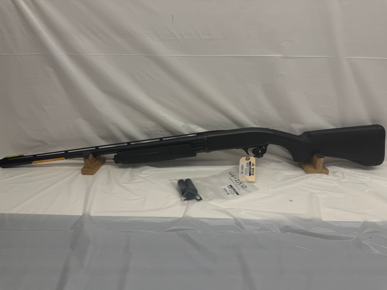 UG-21410 Used Browning BPS 12Ga 3" Pump Action Shotgun, 26" Vent Rib Barrel W/ Fiber Optic Sight, Includes Original Chokes with Wrench - Mint Condition!