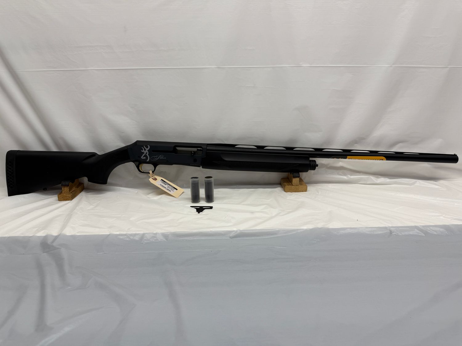 UG-21429 Used Browning Silver Stalker 12Ga 3.5" Semi Auto Shotgun Black/Synthetic W/ 28" VR Barrel, 3 Original Chokes F, M, Imp Cyl - Mint Condition!